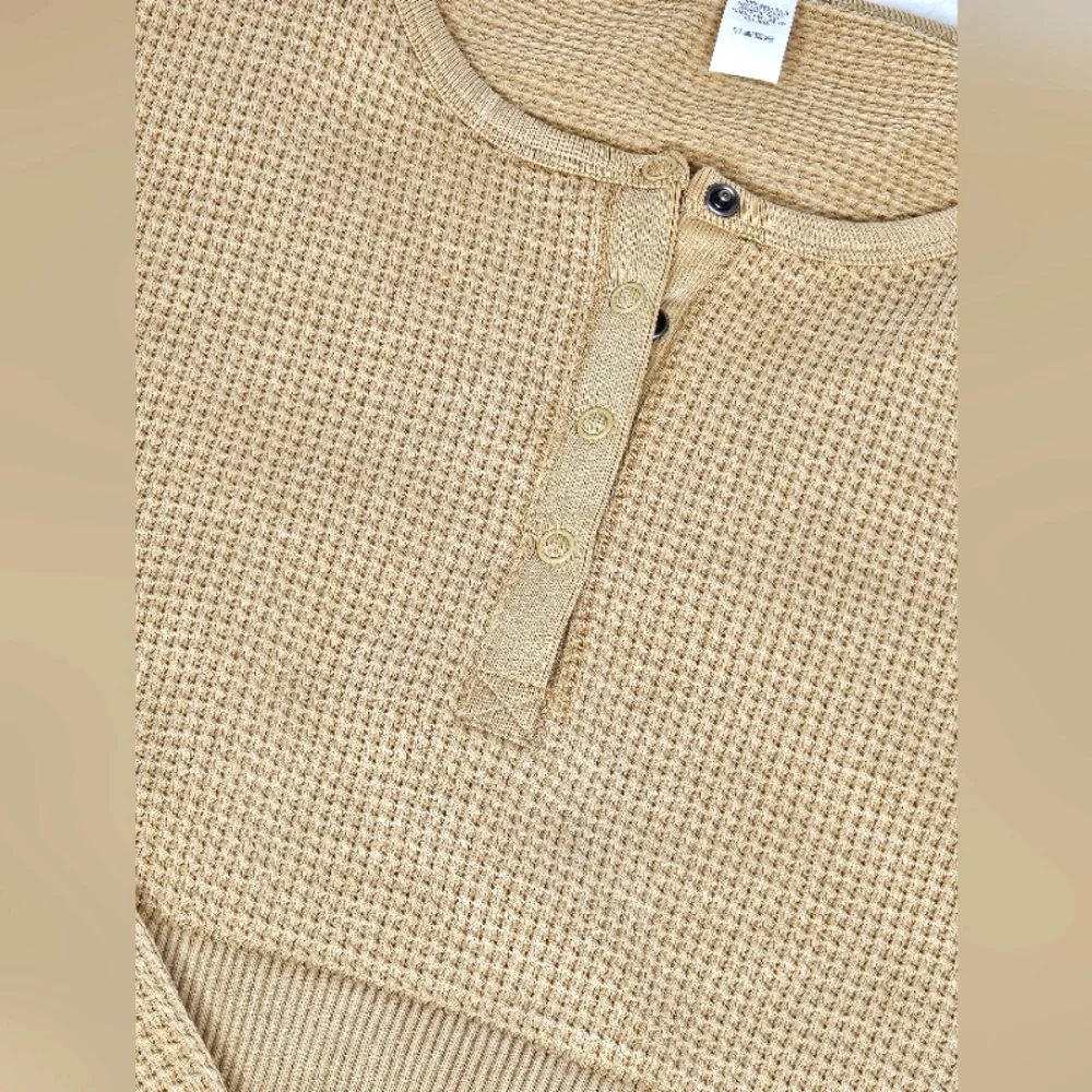 Juniors Long Sleeved Cropped Thermal Top
